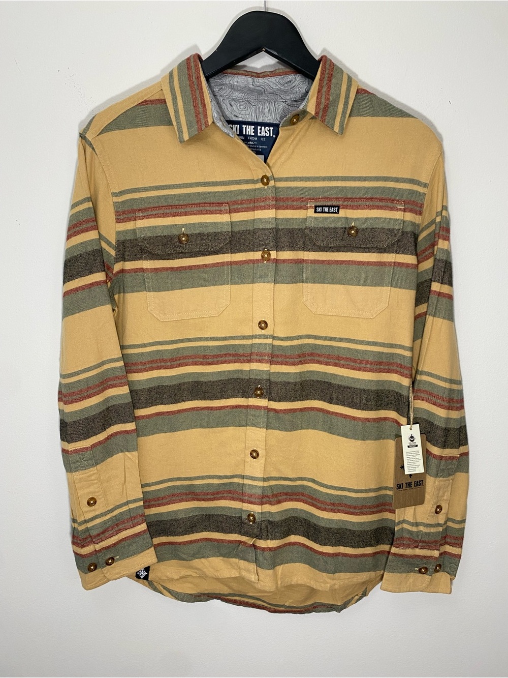 Ski the East NWT Women’s Savage Flannel long sleeve button down Medium